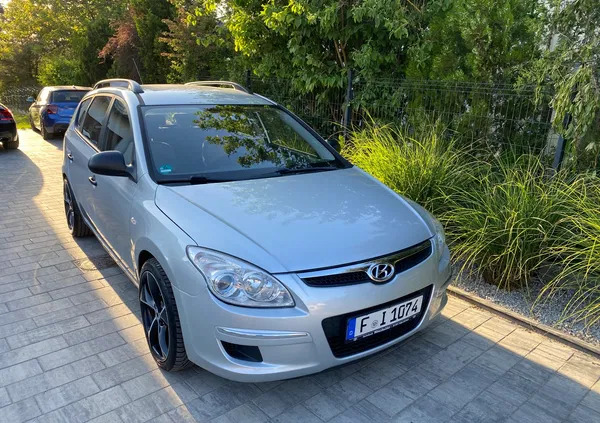 poznań Hyundai I30 cena 16900 przebieg: 181940, rok produkcji 2009 z Poznań